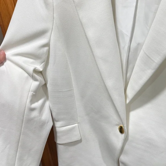 Calvin Klein Women's Cream Blazer - Picture 6 of 6